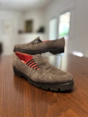 Pas De Rouge Women’s Grey Suede Slip On Outdoor Loafer Size 39 / 8.5 US